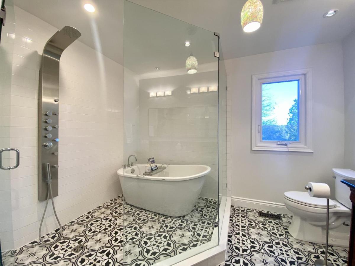 5000+ Sqft Cottage Near Toronto Bolton Экстерьер фото